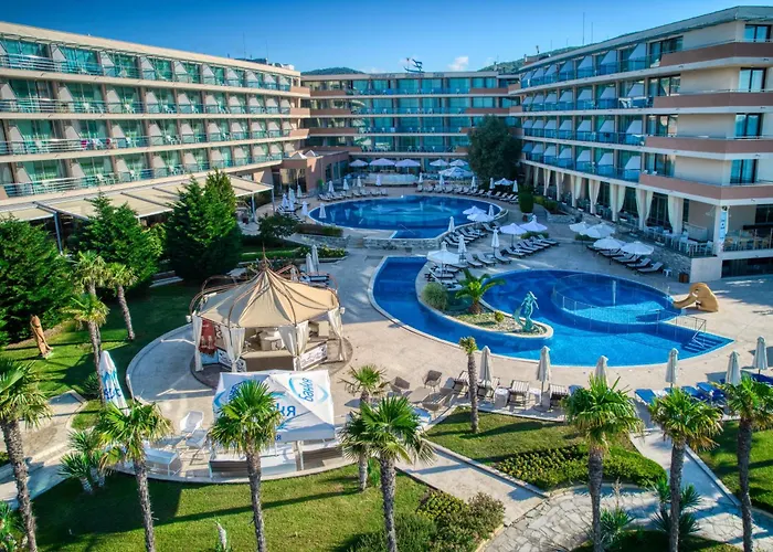Sandy Bay Hotel
