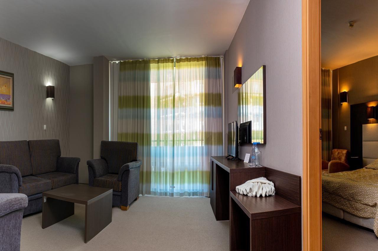 Sandy Bay Hotel