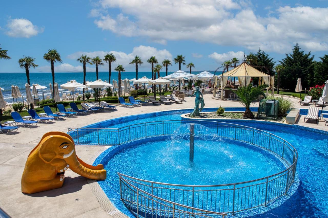 Sandy Bay Hotel