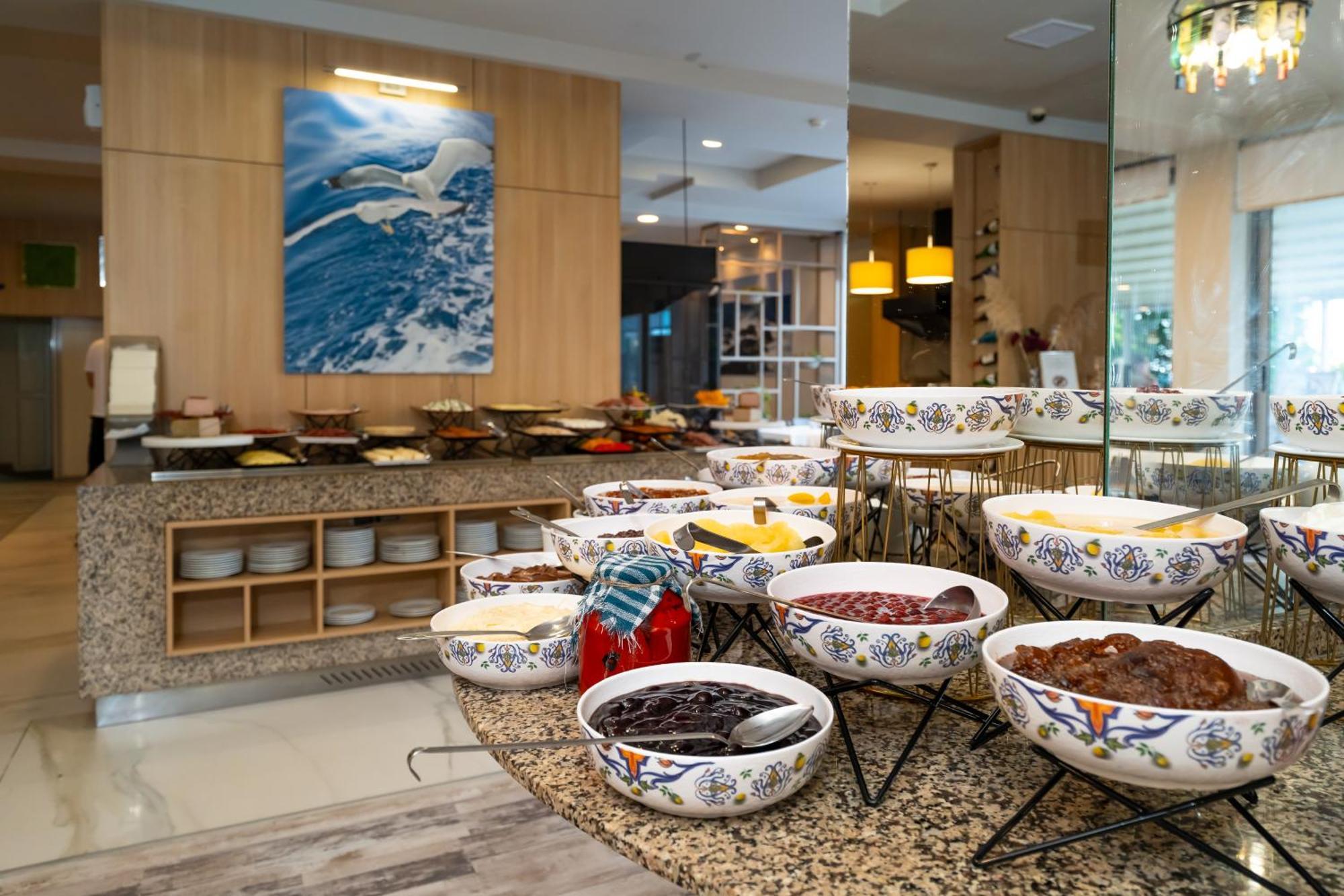 Sandy Bay Hotel