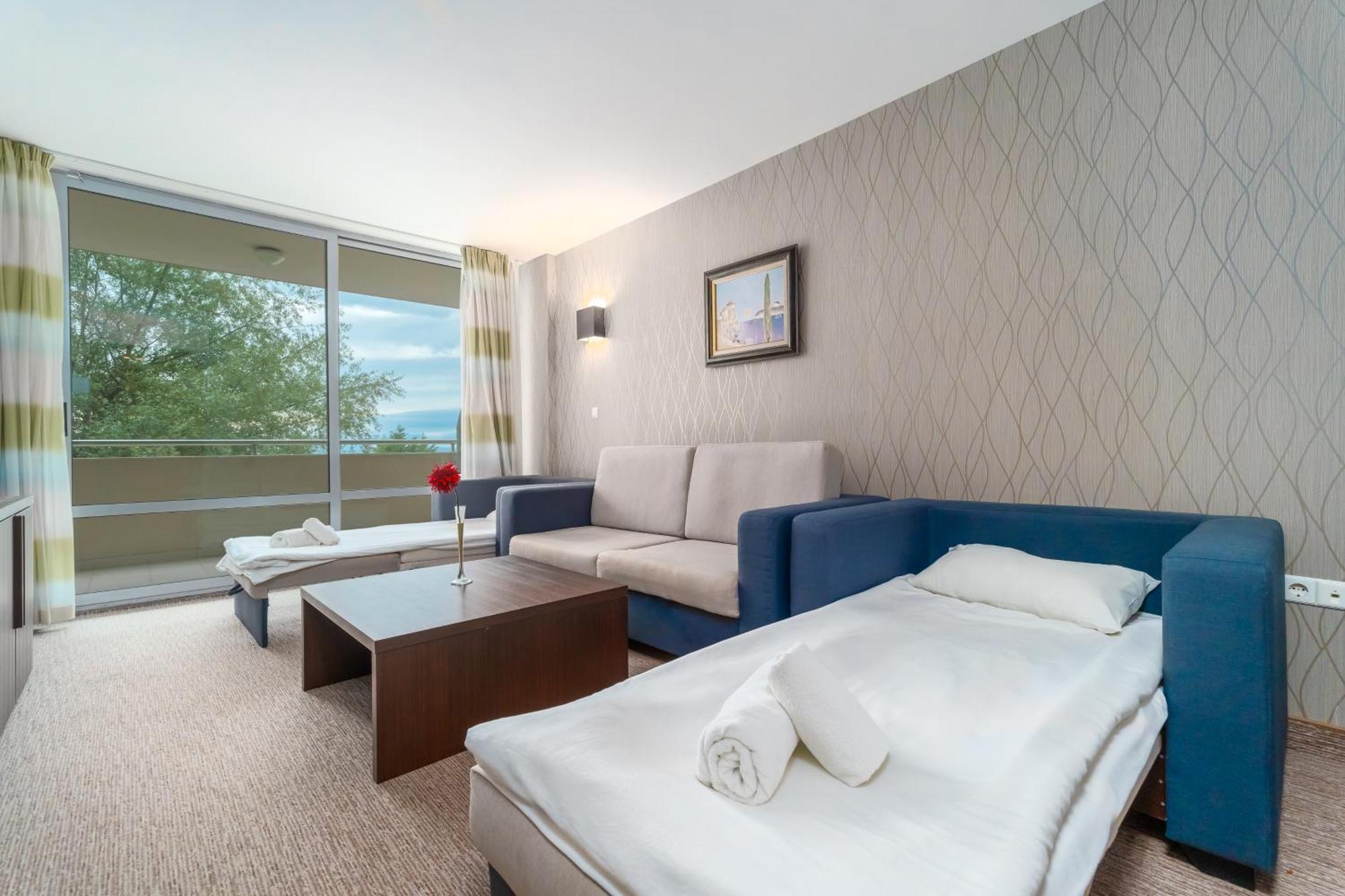 Sandy Bay Hotel